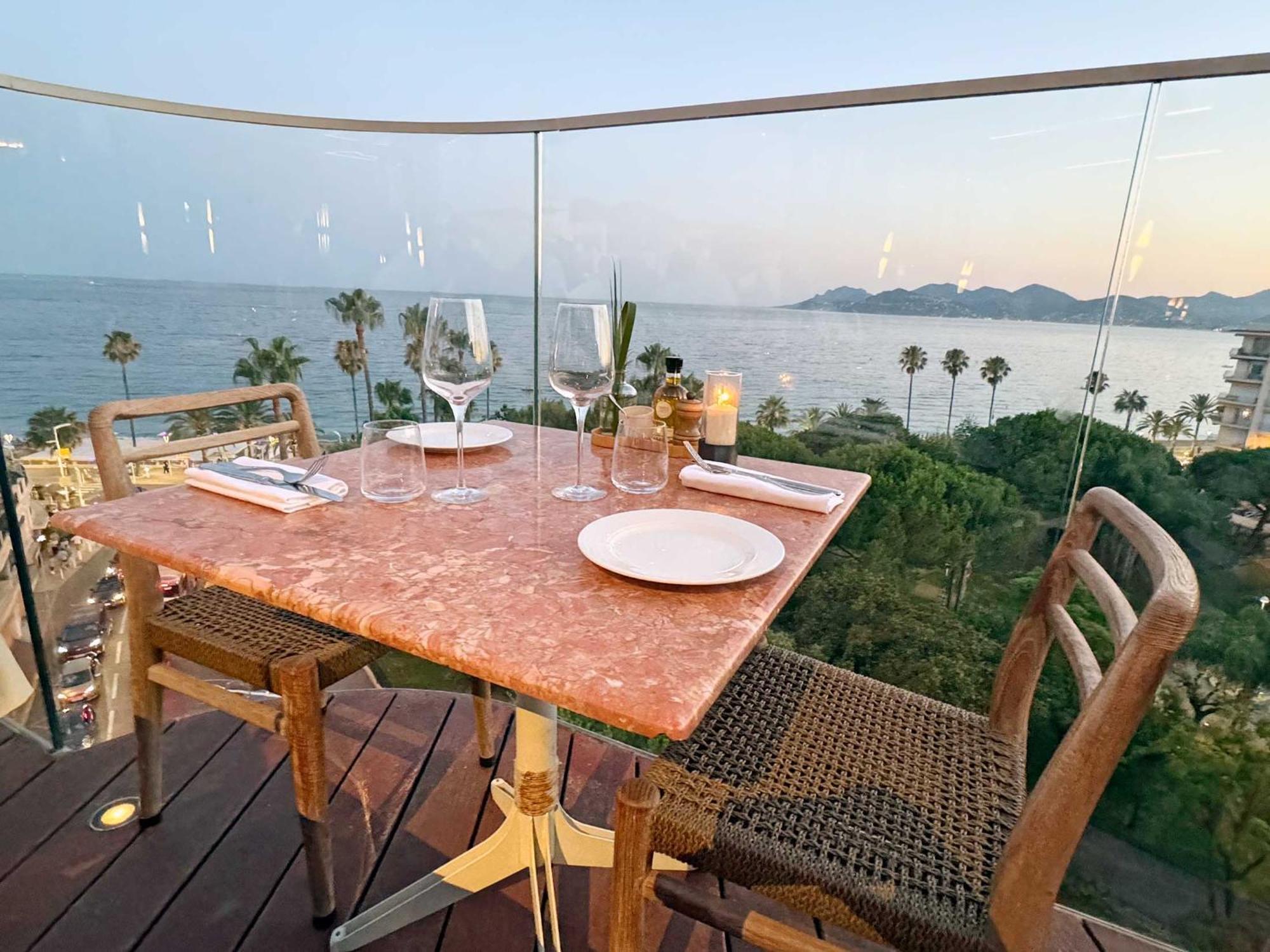 Luxury Family 2br - Prime Location, Walk To & Shopping, Sunny Balcony - By Totolulu Hoche Cannes